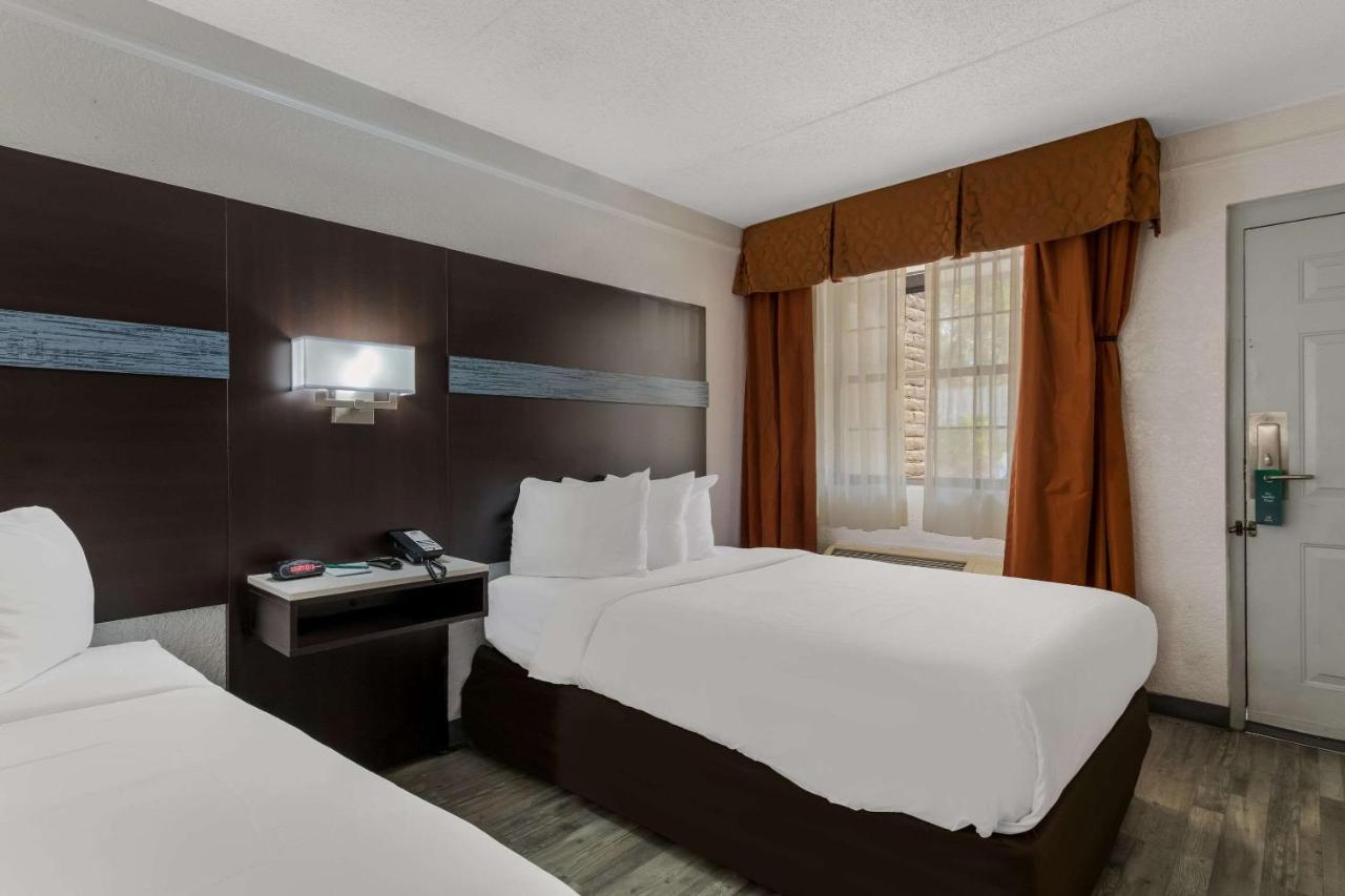 Quality Inn & Suites Airport Charlotte Bagian luar foto
